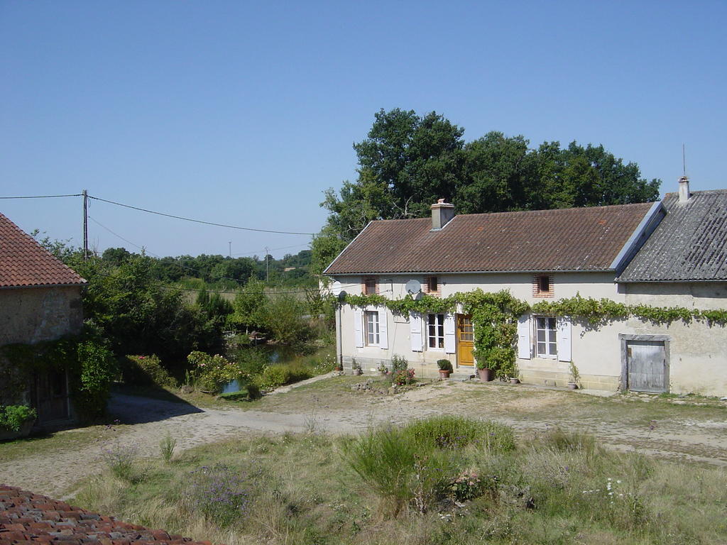 Villa Chez Tartaud Lathus St Remy Exterior foto
