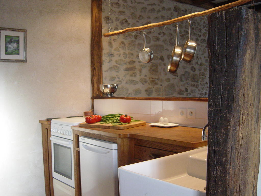Villa Chez Tartaud Lathus St Remy Habitación foto